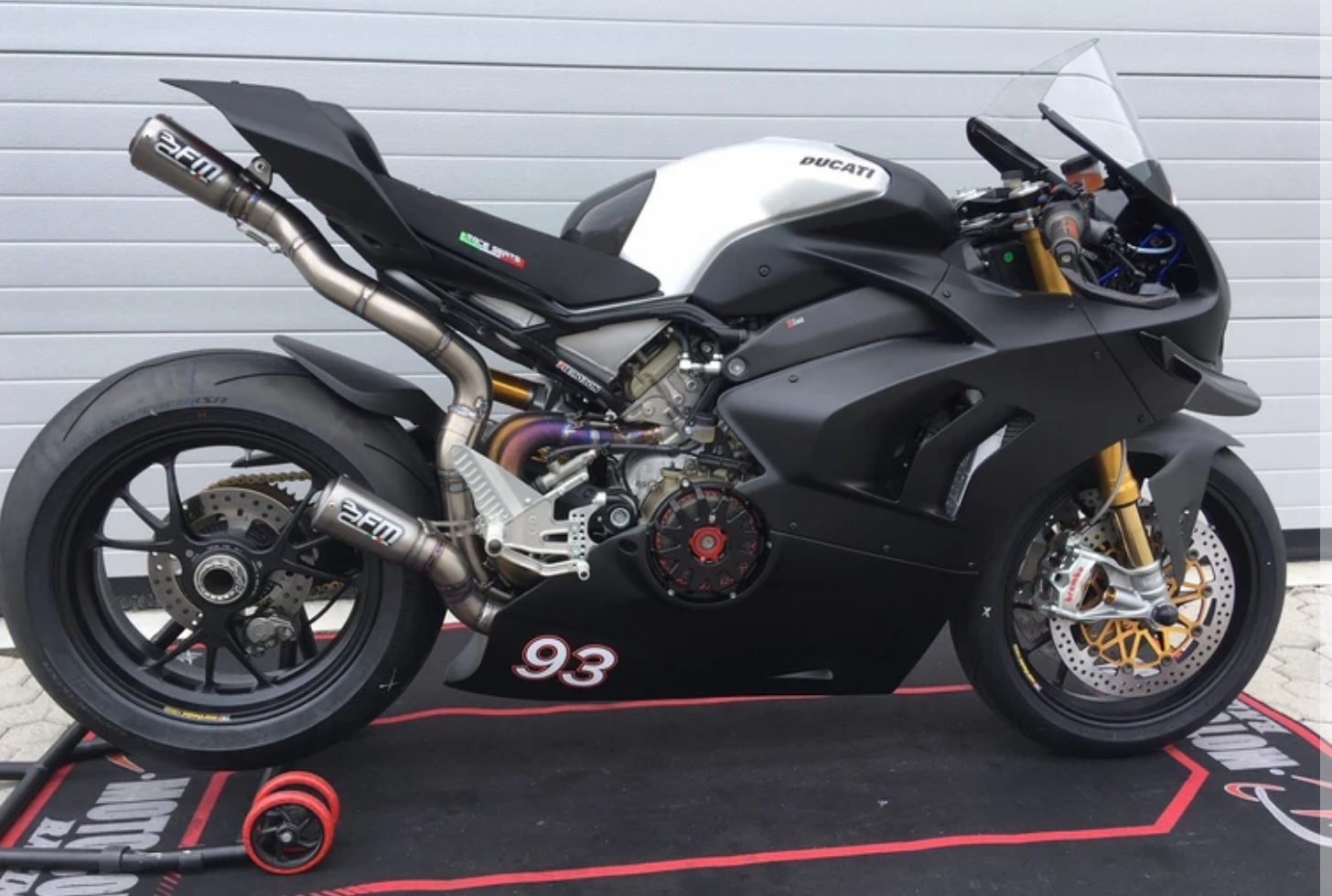 ducati panigale v4r exhaust