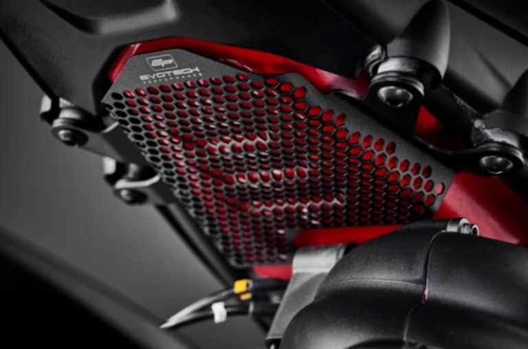 Ducati Streetfighter V4 S Pillion Peg Removal Kit/Fuel Tank Cover Guard